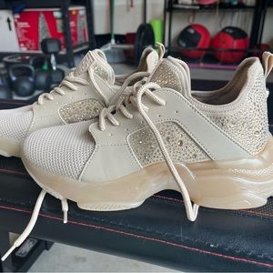 Steve Madden Maxima Shoes - size 9